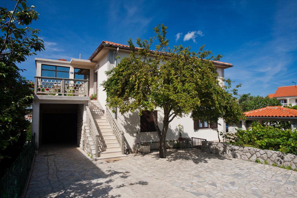 Apartment Milka Đảo Krk Ngoại thất bức ảnh