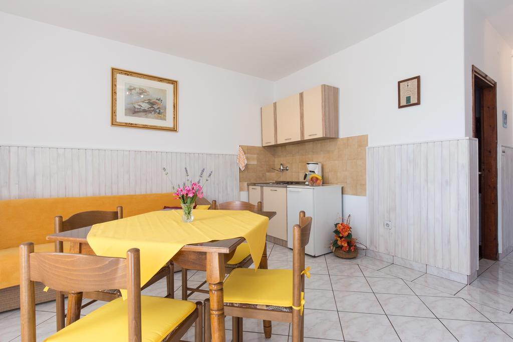 Apartment Milka Đảo Krk Ngoại thất bức ảnh